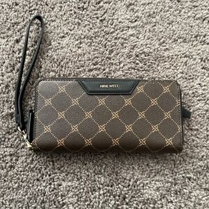 New Nine West Wallet